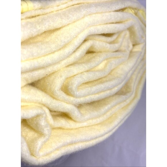 Charles D Owen Caresse Polyester King Size Yellow Blanket 1004 Made in USA - Picture 5 of 6